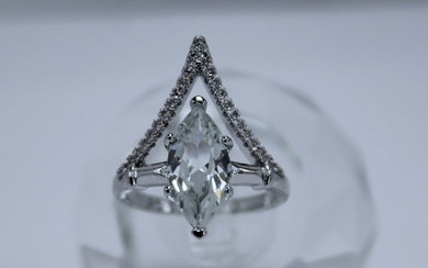Certified 2.2 ctw diamond ring - 14k white gold