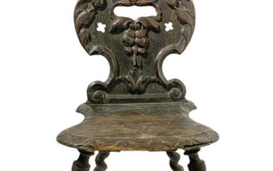 Chaise / tabouret en bois sculpté, 19e siècle. Dos sculpté et taillé, pieds tordus. H...