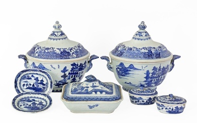 Chine, Epoque Qianlong (1736-1795) Lot comprenant deux paires de terrines couvertes, un plat couvert et...
