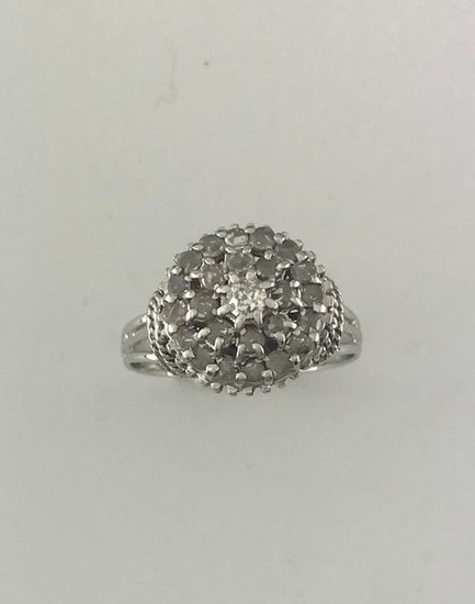 Dome ring in white gold 750°/°°° set with...