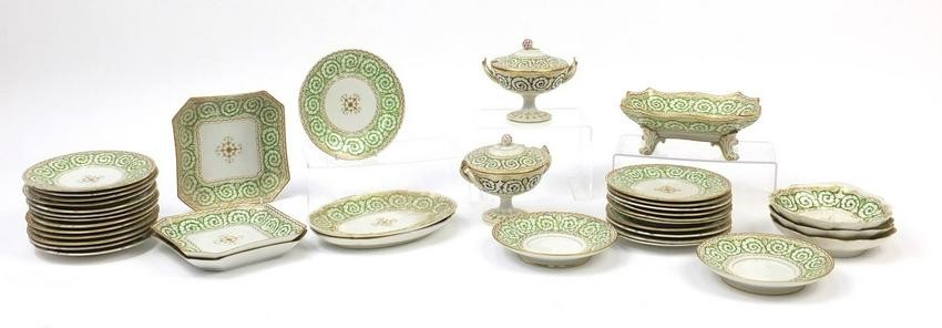 Early 19th century English dinnerware including