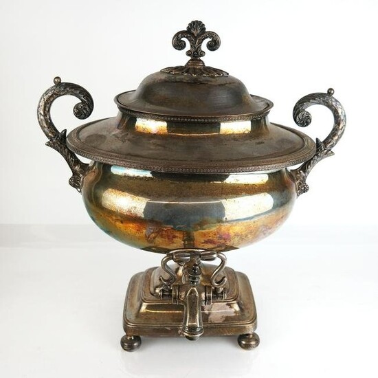 English Silver Plate Lidded Water Urn