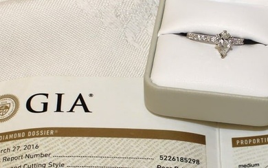 GIA certified white gold & pear shape diamond ring
