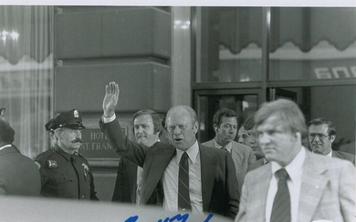 Gerald Ford Signed Photograph