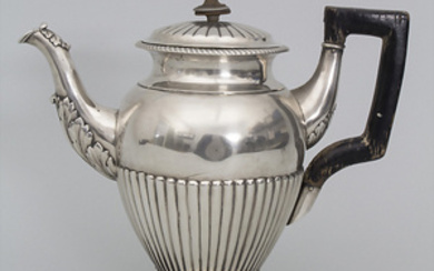 Große Teekanne / A large silver tea pot, Bene Ranninger,...