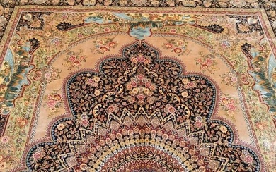Important Oriental Pure Silk Handwoven Large Room Size Rug