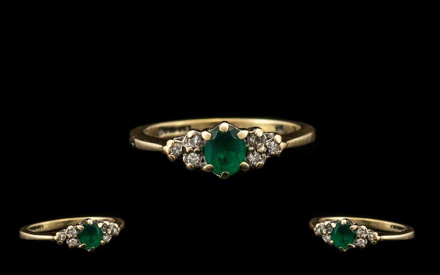Ladies Attractive 9ct Gold Diamond & Emerald Set Dress Ring....