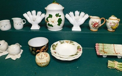 Lot Porcelain Items