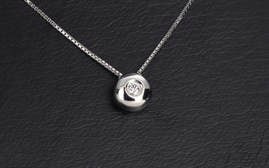 Modern brilliant pendant and necklace of 18 kt. white gold (2)