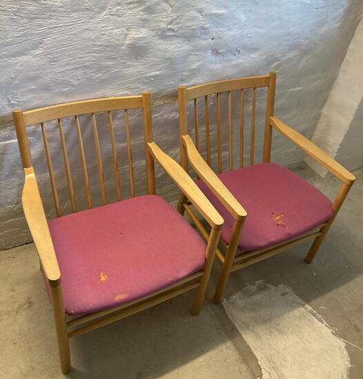 NOT SOLD. Erik Ole Jørgensen: A pair of beech armchairs. Seats upholstered with wool. Model 147. (2) – Bruun Rasmussen Auctioneers of Fine Art