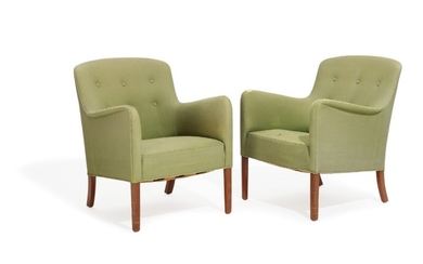 Ole Wanscher: A pair of easy chairs with mahogany legs, seat, sides and back with green wool. Made by A. J. Iversen. (2)