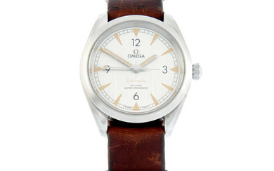 Omega - a Railmaster watch, 40mm.