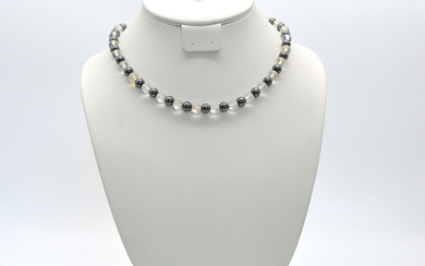 PEARL NECKLACE MADE OF HEMATITE AND ROCK CRYSTAL, WITH MAGNET CLOSURE, APPROX. 43CM,VINTAGE.