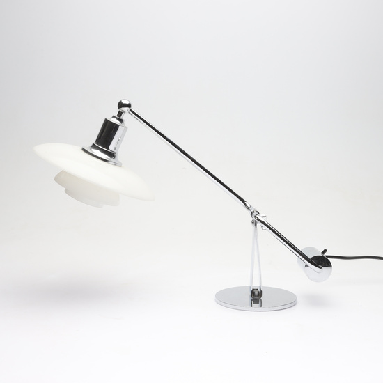 POUL HENNINGSEN. table lamp, “PH 2/1", Louis Poulsen, Denmark.
