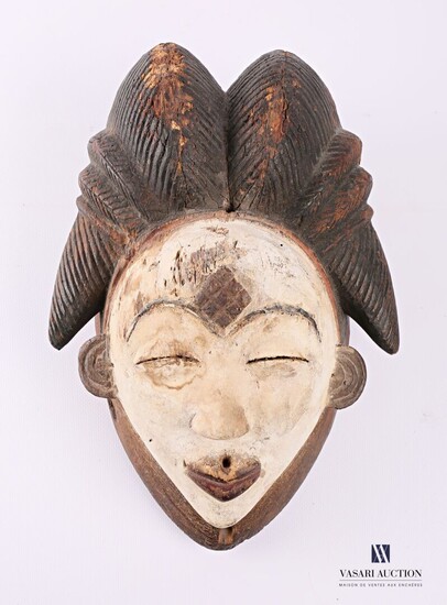 PUNU - GABON Masque fémin blanc en bois... - Lot 160 - Vasari Auction
