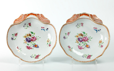 Pair of porcelain cups. China, India Company 18th...