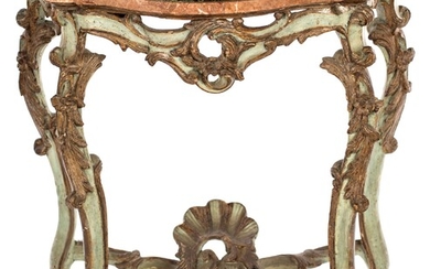 Piccola console in legno laccato verde, metà del XVIII secolo dorata lungo i...