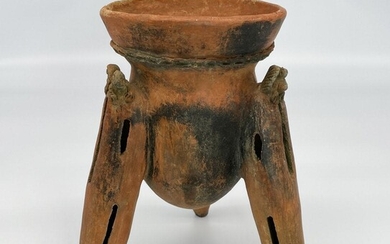 Pre-columbian Costa Rica Shark Leg Tripod Pottery