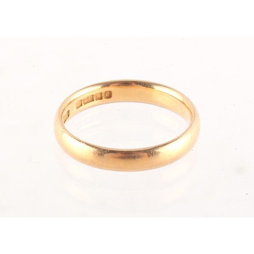 Property of a deceased estate - a 22ct gold wedding band rin...