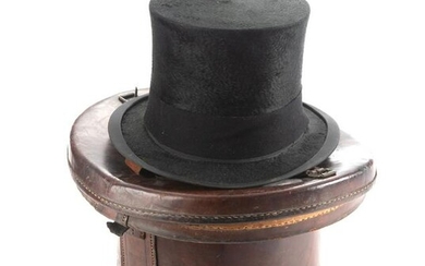 Scarce, rarely found heavy leather, locking Hat Case