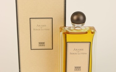 Serge Lutens - "Arabie" - (2000) Flacon vaporisateur contenant 50ml d'Eau de Parfum présenté dans...
