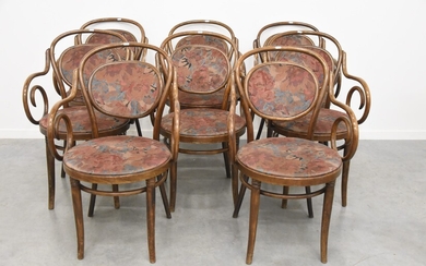 Série de 8 fauteuils actuels style Thonet