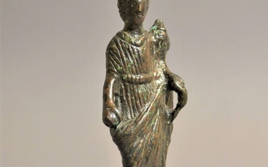 Statuette de Fortuna Gallo-romaine, 1er siècle avant J.-C. - 1er siècle après J.-C. Bronze, H...