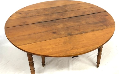 Table en merisier, ronde, 6 pieds, posibilité de mettre des allonges. Travail ancien. (3287)130X70
