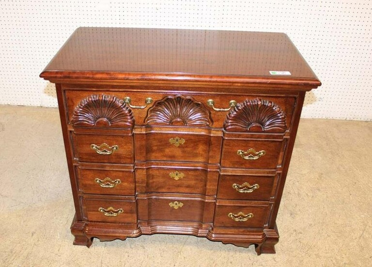 Thomasville mahogany shell carved bachelor chest