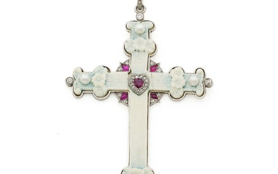 Travail français des années 1900-1910 Ravissant pendentif croix en platine (850‰) ajouré serti d'agate blanche...