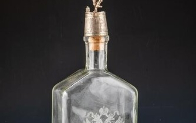 Wodka-Flasche und Wodka-Becher