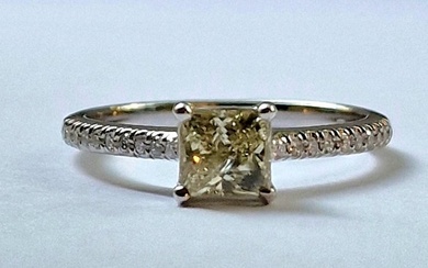 0.73 tcw Diamond Engagement Ring - 14 kt. White gold - Ring - 0.60 ct - Diamond - 0.13 ct *No Reserve Price*