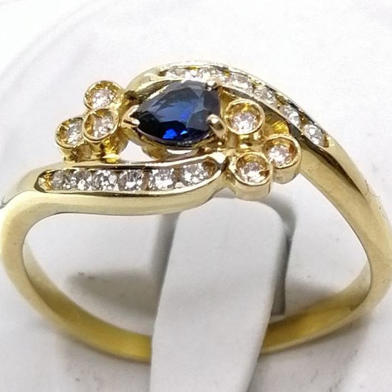 18 kt. Gold - Ring - 0.26 ct Sapphire - Diamonds