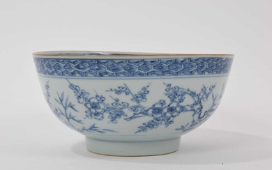 18th century Chinese export blue and white round bowl