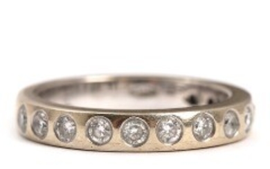 1918/1161 - A diamond ring set with numerous brilliant-cut diamonds totalling app. 0.78 ct., mounted in 18k white gold. Size 54. Weight app. 6.5 g.