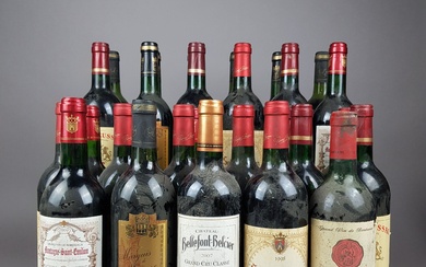 29 bouteilles : - 7 bouteilles de Saint Emilion, 1998 - 6 bouteilles de Roc...