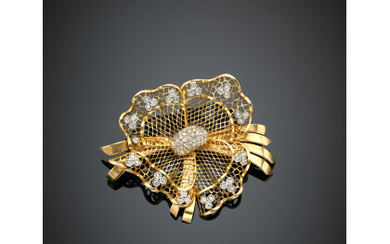 Bi-coloured gold diamond openwork bow brooch g 33.10, width cm...