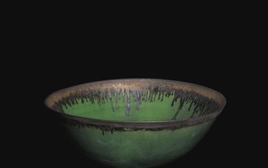EMERALD GREEN FOOTED BOWL, Dame Lucie Rie