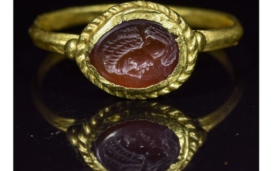 ROMAN GOLD INTAGLIO RING WITH PORTRAIT OF AN EMPRESS