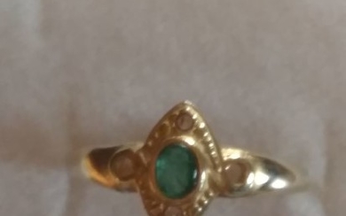 750 gold - Ring, Antique yellow gold 750 Emerald and diamonds