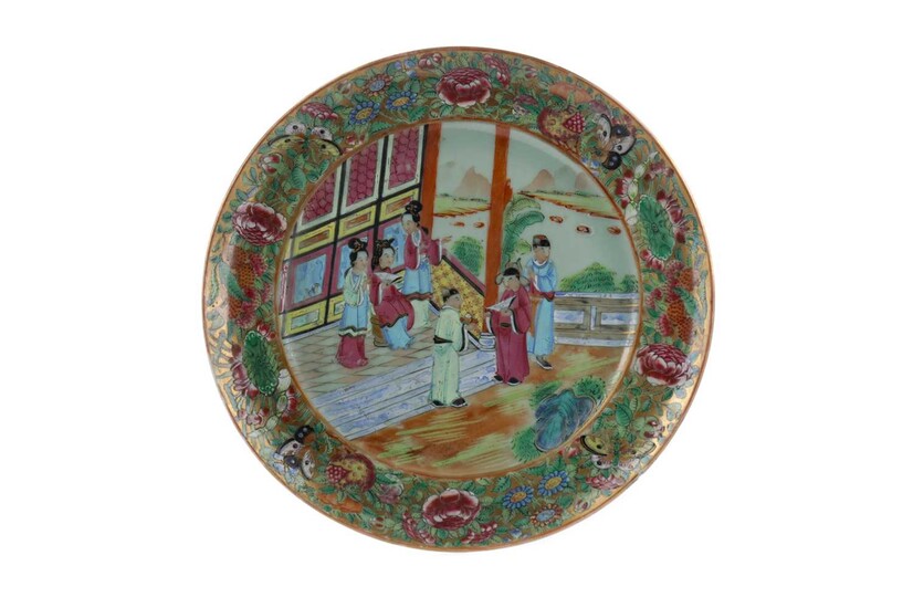 A 19TH CENTURY CHINESE FAMILLE ROSE PLATE