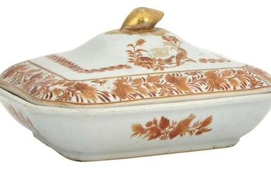 A Chinese Export Porcelain Covered Serving Dish Late