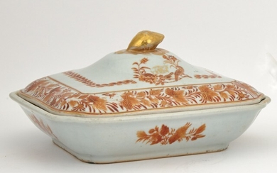 A Chinese Export Porcelain Covered Serving Dish