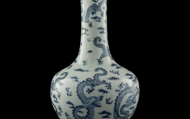 A Chinese blue and white 'dragon' tianqiu vase, late 19th century