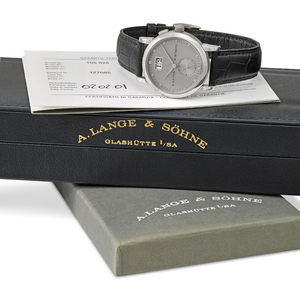 A. Lange & Söhne. A very fine and attractive platinum wristwatch with oversized date, guarantee certificate and box, SIGNED, A. LANGE & SÖHNE, SAXONIA, REF. 105.025, MOVEMENT NO. 15’784, CASE NO. 127’085, CIRCA 2001