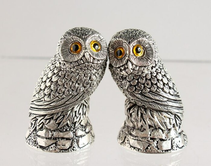 A PAIR OF CAST SILVER PLATED NOVELTY OWL SALT AND