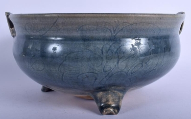 A RARE 18TH/19TH CENTURY CHINESE BLUE GLAZED CELADON