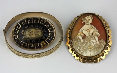 A Victorian gilt metal mounted oval shell cameo brooch