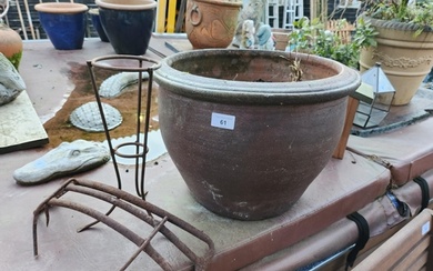 A large 30cm tall terracotta plant pot and two small metal s...