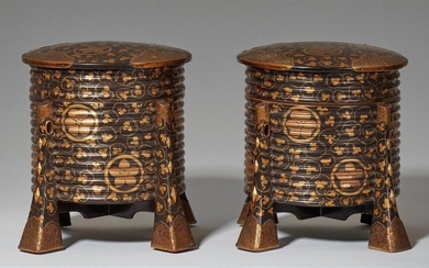 A pair of lacquer boxes of hokai type. 19th century...